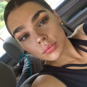 Meet your Posher, Briana